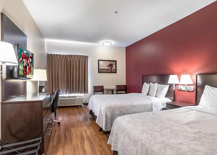 Red Roof + West Hotel 3*