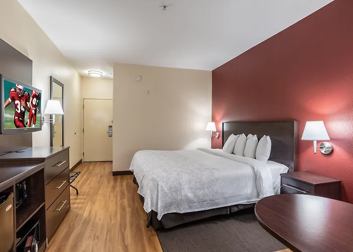 Red Roof + West Hotel 3*