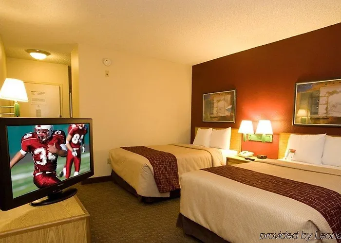 Red Roof + West Hotel 3*